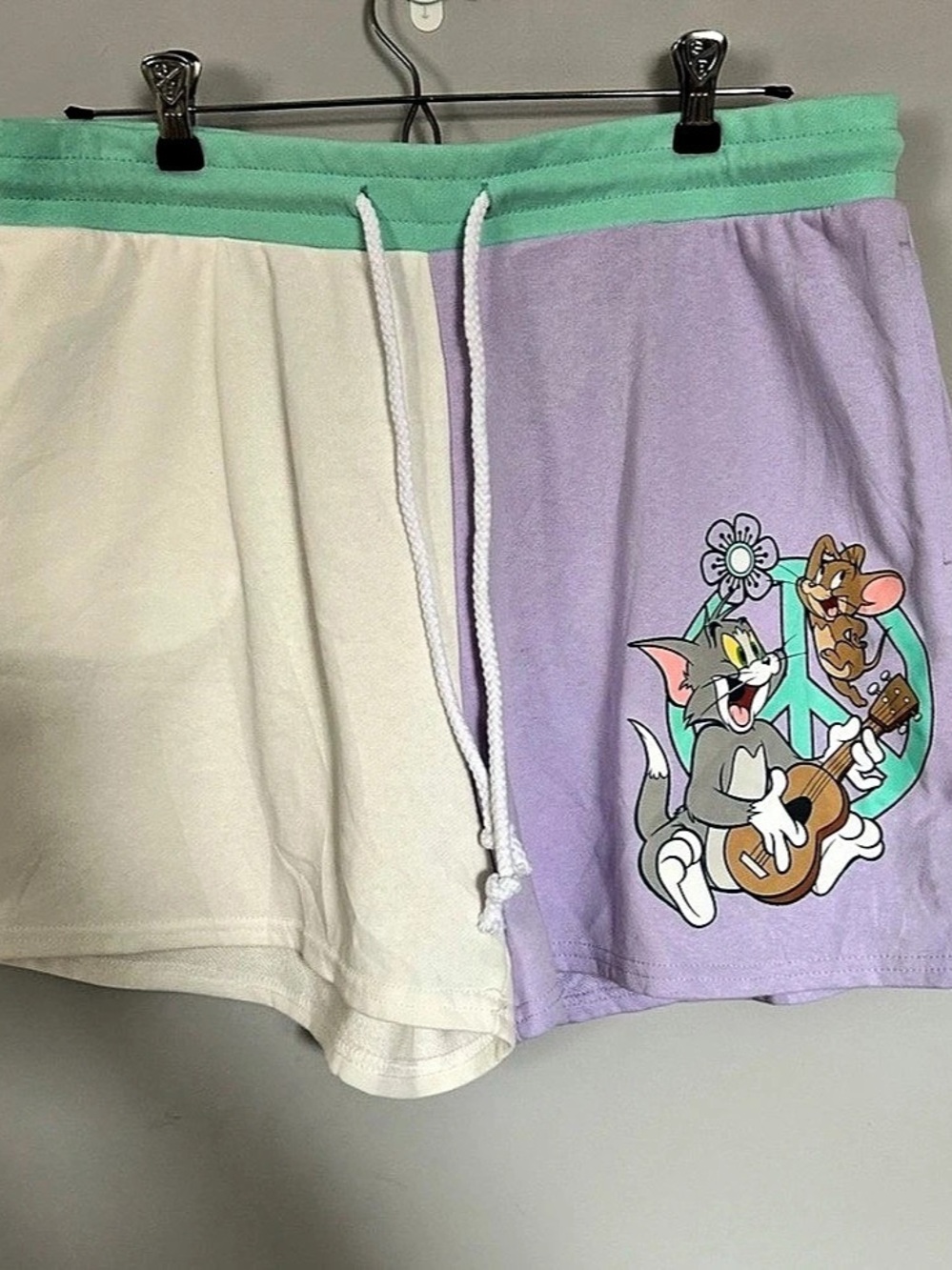 Looney Tunes color block athletic shorts XL Like New